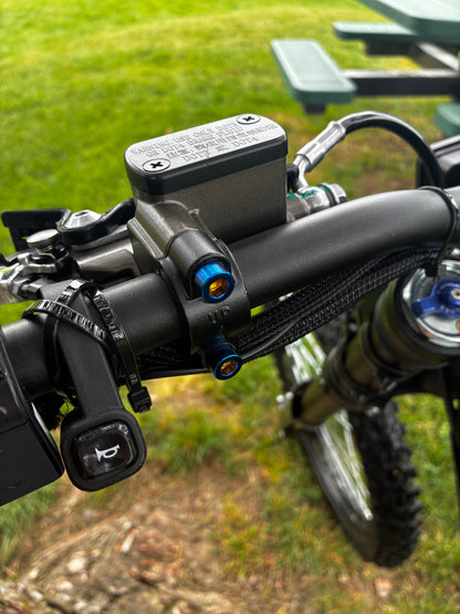 Ultra bee brake Bar Clamp  titanium bolts